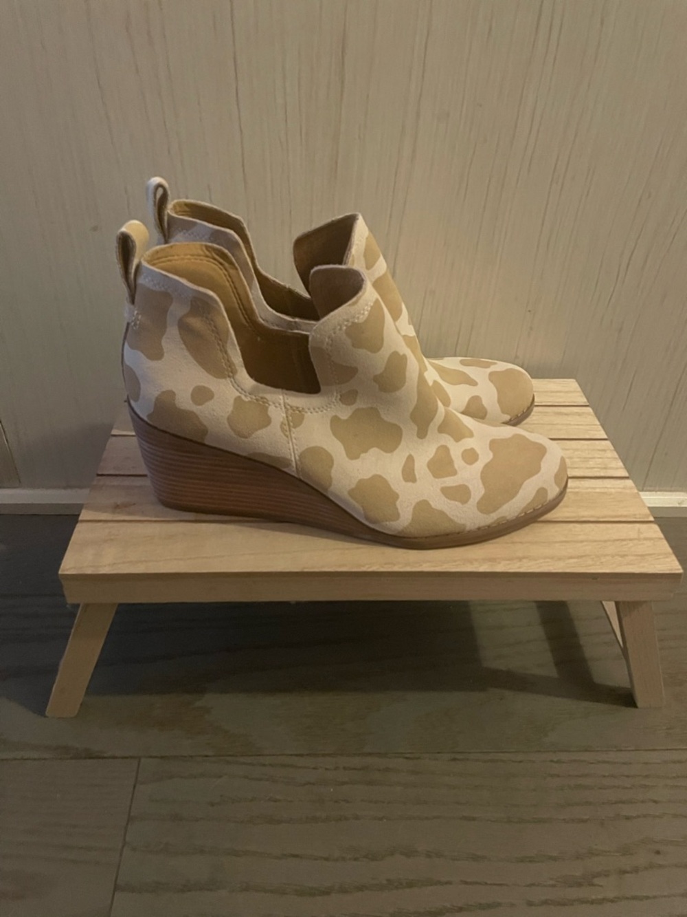 Toms Cream and Tan Wedge Ankle Booties